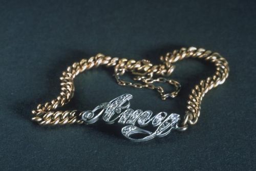 ९. दागदागिने