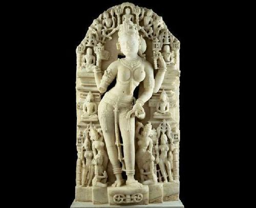 ८)	वाग्देवी मूर्ती