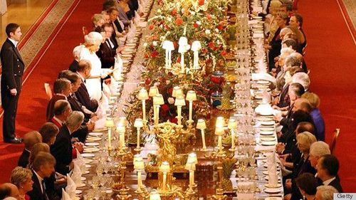 ४. विवाहाच्या  शाही मेजवानीत शेलफिश नसतात