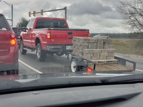 ७. फायनल डेस्टिनेशन बघितला आहे का ? त्याचंच हे छोटं व्हर्जन...