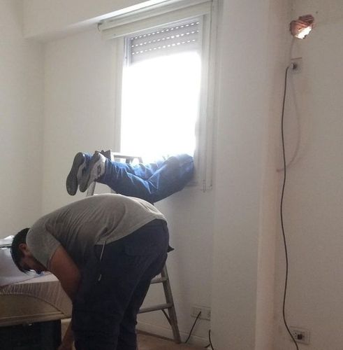 १०. हा माणूस उठेपर्यंत तिथे तो एकटाच उरलेला असेल !!