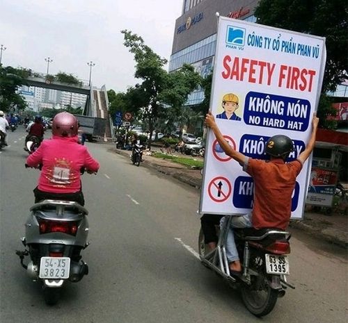 १. लोकां सांगे ब्रम्हज्ञान