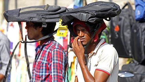 ७.	चुभती, जलती गर्मी...