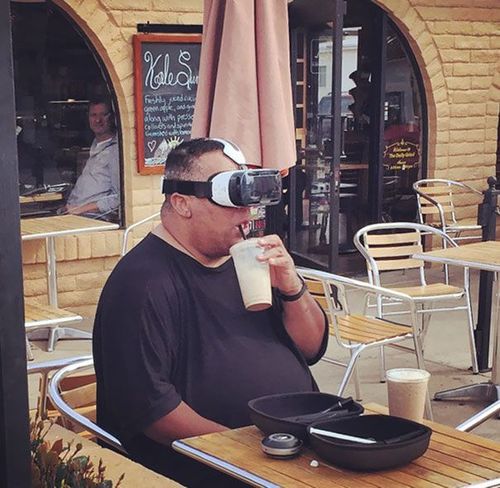 १४. जेव्हा तुम्ही सिंगल असता पण तुम्हाला डेट वर पण जायचं असतं !!