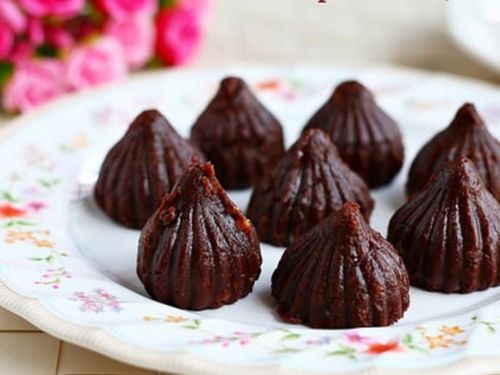 १. चॉकलेटचे मोदक