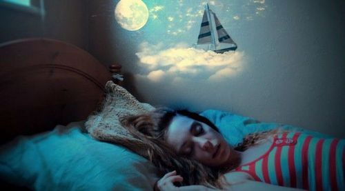 तुम्हाला स्वप्नं पडतात, मग जाणून घ्या स्वप्नांमागील शास्त्र. 