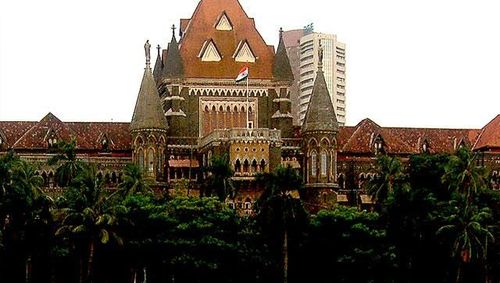 अखेरीस बाँबे हायकोर्टचे नाव बदलले.