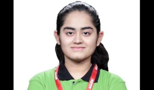 या मुलीने चक्क JEE, NEET, AAIMS आणि इतर अनेक परीकक्षेत यश मिळवून एक वेगळा विक्रम रचलाय 