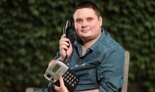 २. फोन करणाऱ्या टेलिफोन कंपन्यांनाच फोन घेण्याचे चार्जेस लावले..