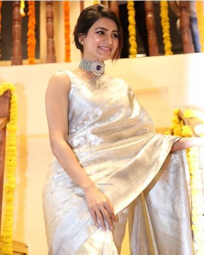 २. पांढरा 