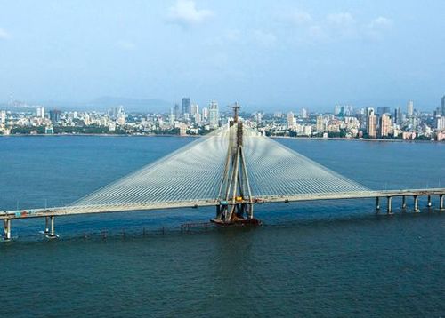 ३. बांद्रा-वरळी सी लिंकच्या स्टीलच्या तारा पृथ्वीच्या परिघाइतक्या लांबीच्या आहेत