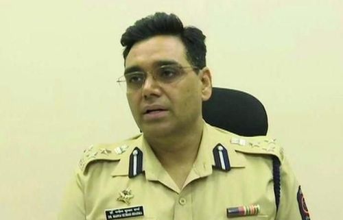 'तू फक्त हो म्हण, मी तुला आय.पी.एस. होऊन दाखवतो' म्हणणारा माणूस आज कुठे पोहोचलाय पाहा !!