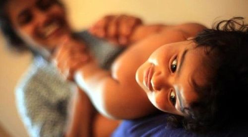 ५. ओळख झालेल्या आणि लळा लागलेल्या मुलाला दत्तक घेण्याची मानसिक तयारी झाल्यावर एक स्वीकृती अर्ज पालकांना सही करावा लागतो.