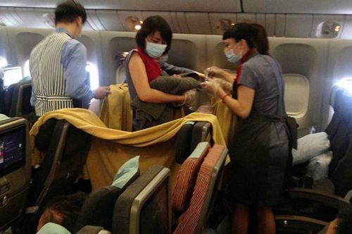 लिखित नियम नसले तरी सर्वसाधारणपणे अशाप्रकारे परिस्थिती हाताळली जाते-