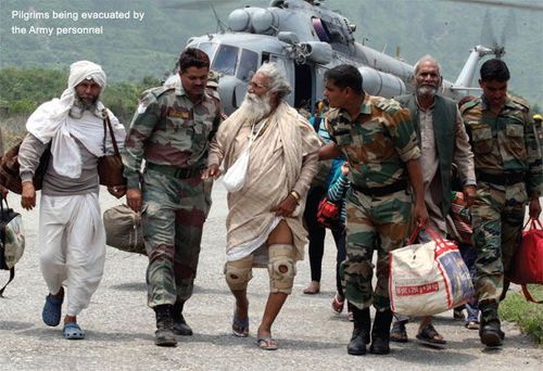 ११. २०१३ साली उत्तराखंडच्या पुराच्या वेळी भारतीय सैन्याने एक नवीन इतिहास रचला होता. पुरात अडकलेल्यांना वाचवण्यासाठी भारतीय सैन्याचे दिवसरात्र प्रयत्न चालू होते. हे बचाव कार्य जगातल्या सर्वात मोठ्या बचाव कार्यापैकी एक होतं.