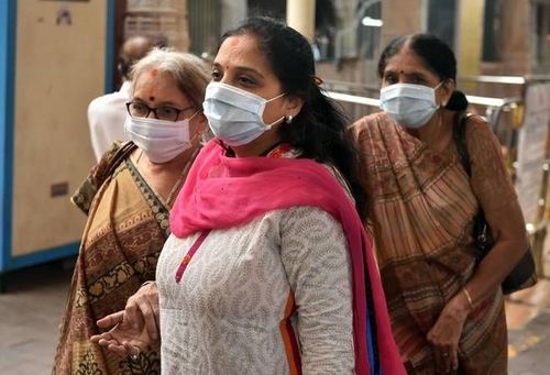 कोरोनाग्रस्त असूनही तिने बंगळूरू ते दिल्ली आणि दिल्ली ते आग्रा प्रवास केला? बातमी खरी आहे का?