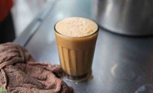 १००० रुपयांना एक कप चहा?? फाईव्ह स्टार हॉटेल नाही तर या जागी मिळतोय हा चहा !!