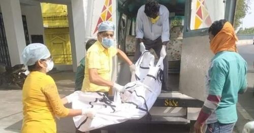 कोरोना संकटात बेवारस मृतदेहांवर अंत्यसंस्कार करणारे देवदूत.... !!