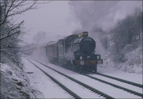 भारतीय रेल्वेचे ६ भन्नाट मार्ग; चौथ्या मार्गावरून तुम्ही प्रवास नक्कीच केला असणार!!