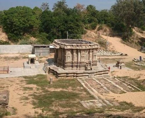 २. कर्नाटकातील तालकड येथे मिनी वाळवंट