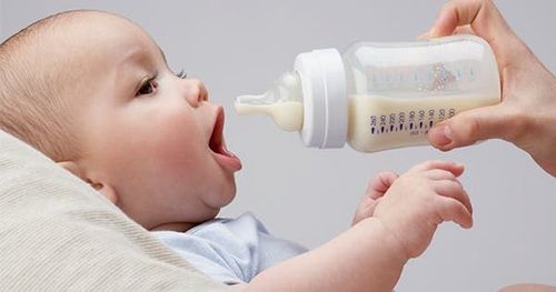 लहान बाळांसाठी जास्त आरोग्यदायी फॉर्म्युला 