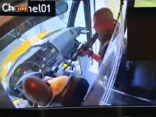 शाळेच्या बसचं अपहरण करणारा ६ मिनिटातच बस सोडून कसा पळाला? काय घडलंय?