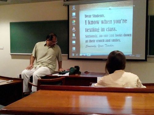 16) शिक्षकांपासून तुम्ही काहीही लपवू शकत नाही हेच इथे सिद्ध होते.