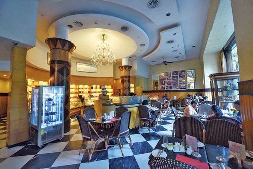 २. फ्लरीस, कोलकाता -