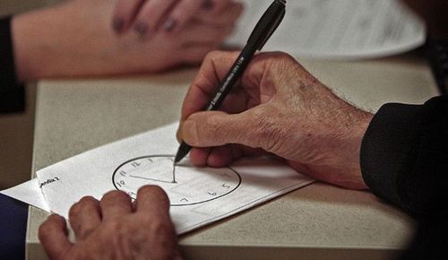 अल्झायमरचे निदान कसे करतात?