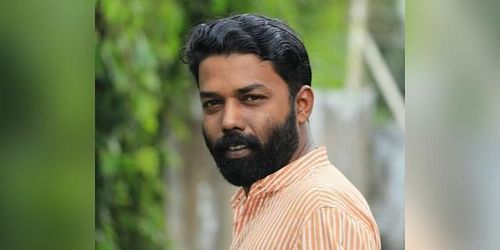 चहाविक्रेता,वेटर ते चप्पलदुकानात सेल्समन म्हणून काम केले, पण शिक्षण सोडलं नाही. आज हा युवक काय करतो पाहा!!