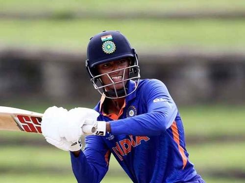 २) अंगरिश रघुवंशी