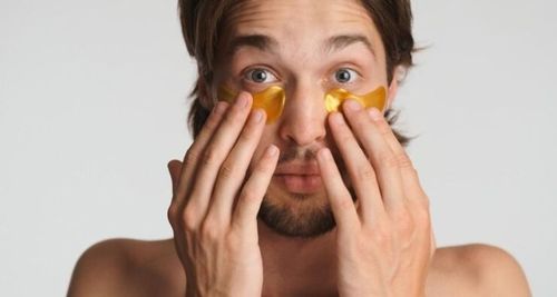 ३) मॉईश्चरायझरचा वापर 