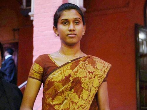 देशाच्या पहिल्या तृतीयपंथी पोलीस उपनिरीक्षकाची कहाणी !!!